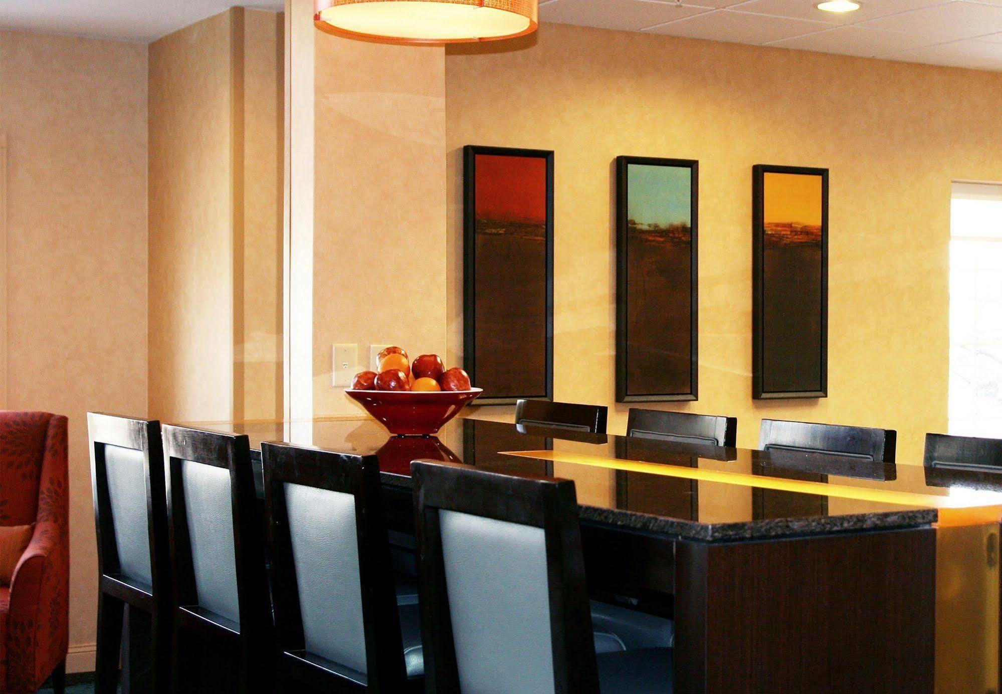 צ'יקטווואגה Residence Inn By Marriott Buffalo Galleria Mall מסעדה תמונה
